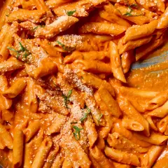 Penne alla Vodka: Przepis, historia i sekrety kultowego sosu