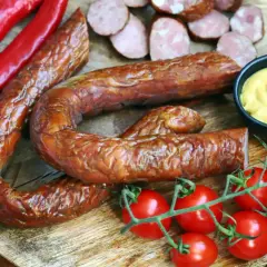 Jak ugotować idealną kiełbasę? Prosty poradnik krok po kroku