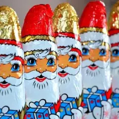 Czekoladowi Mikołaje: 15+ pomysłów na ich wykorzystanie po świętach