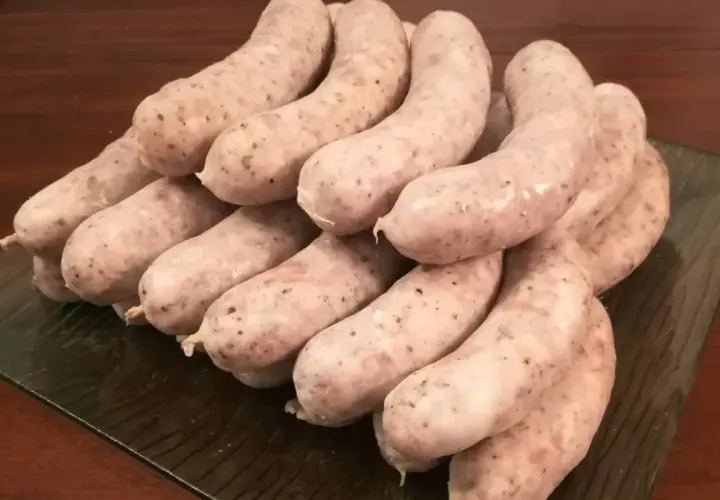 Domowa biała kiełbasa: przepis krok po kroku na idealny smak