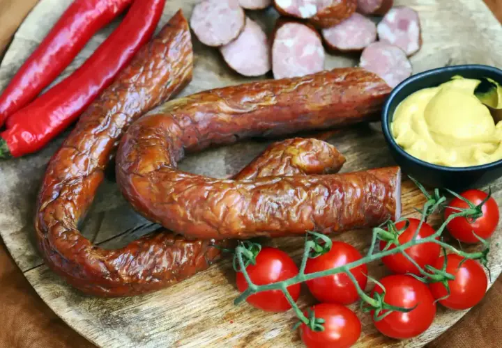 Jak ugotować idealną kiełbasę? Prosty poradnik krok po kroku