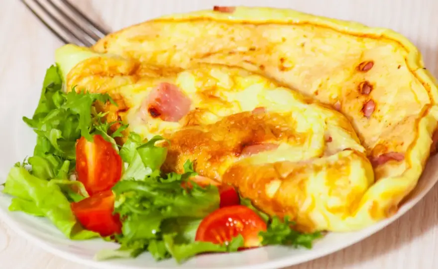 Omlet jajeczny idealny - jak zrobić go w 7 minut?
