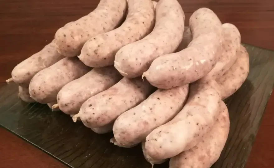 Domowa biała kiełbasa: przepis krok po kroku na idealny smak