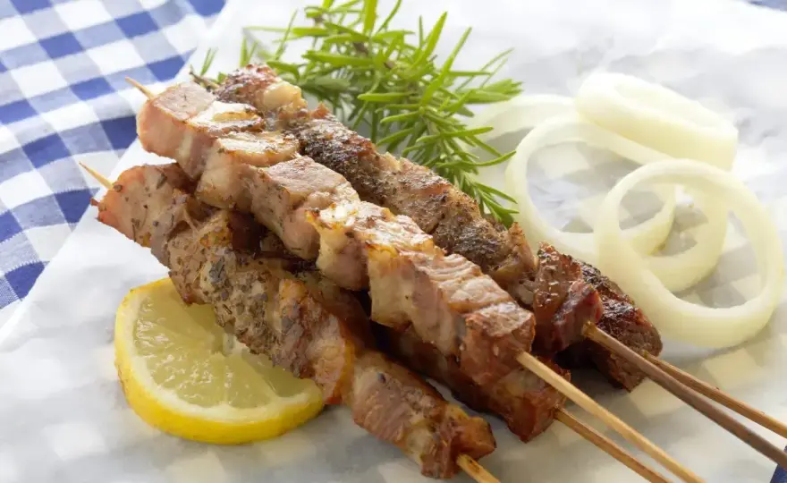 Souvlaki - jak zrobić idealne? Przepis i różnice z gyros