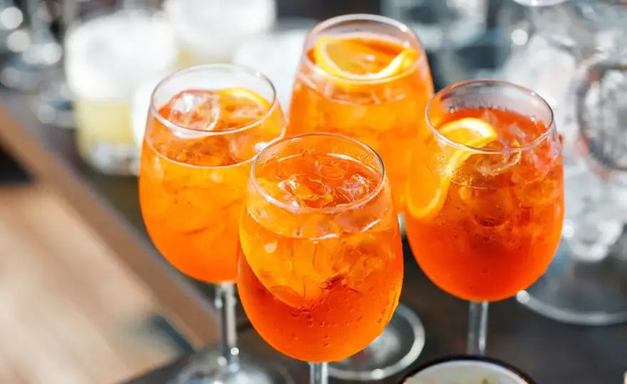 Aperol Spritz - przepis idealny. Zrób go jak Włosi!