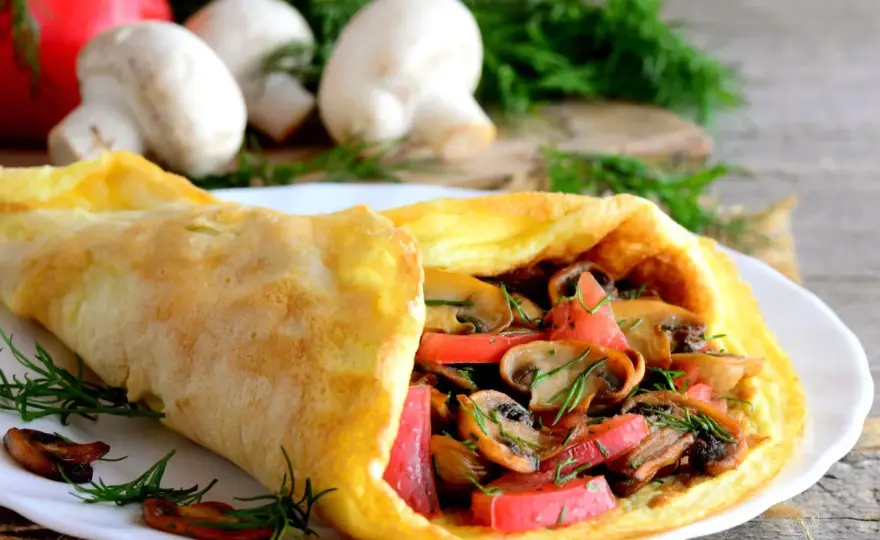 Omlet z pieczarkami - idealny przepis na puszyste śniadanie
