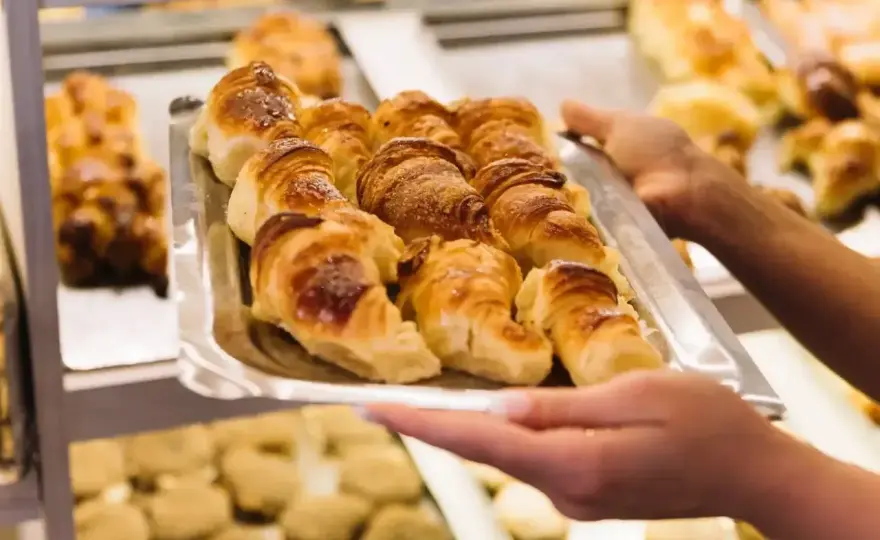 Croissant z Biedronki - Ile ma kalorii i czy warto go jeść?