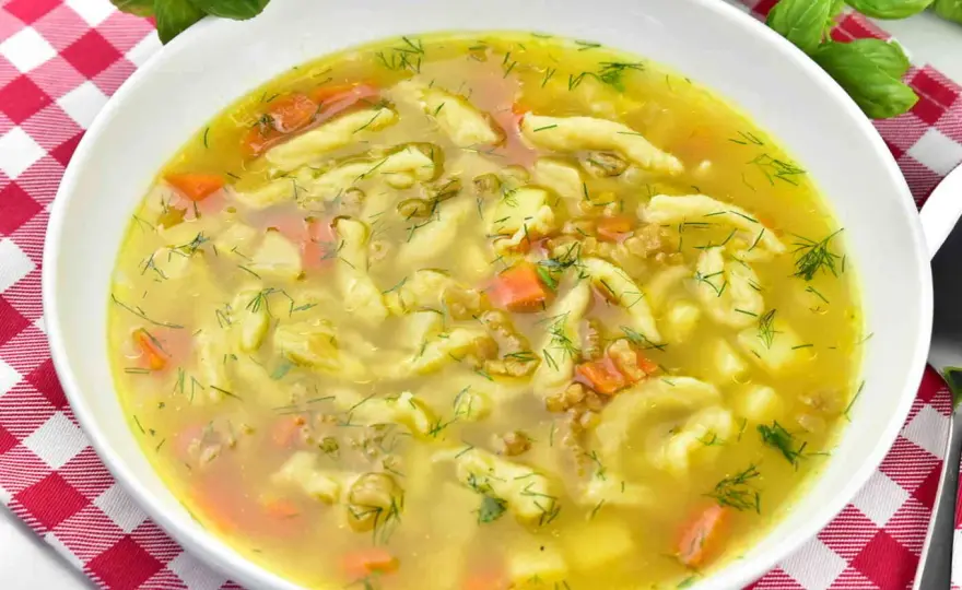 Zupa zacierkowa - przepis na idealny, domowy smak