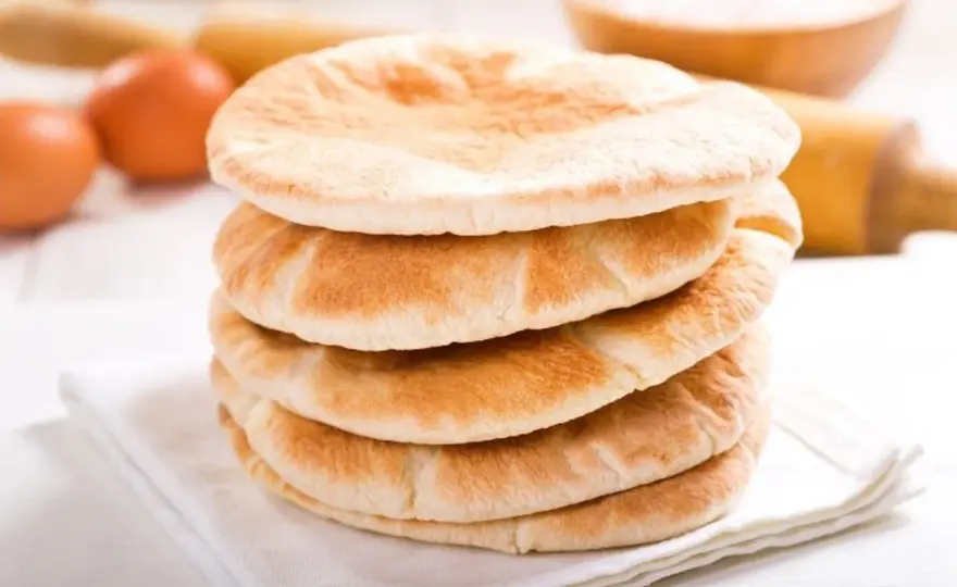 Pita z kieszonką - przepis. Jak upiec idealny chlebek?