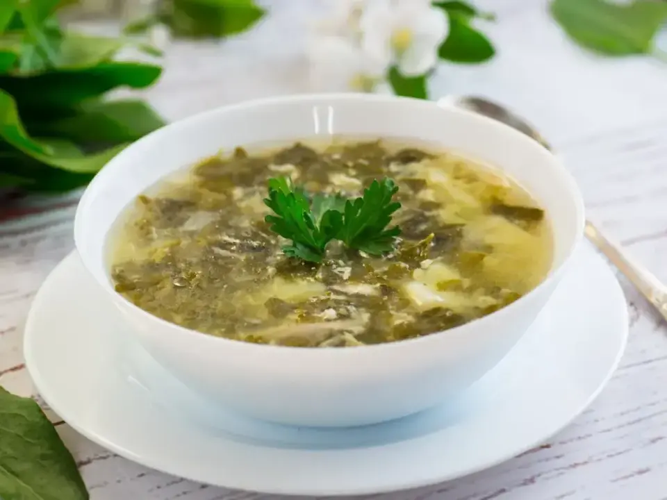 Zupa szczawiowa tradycyjna - przepis krok po kroku